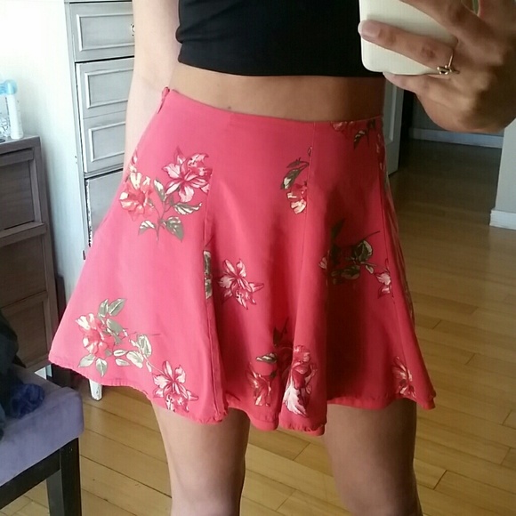 Forever 21 Dresses & Skirts - High waist floral skirt